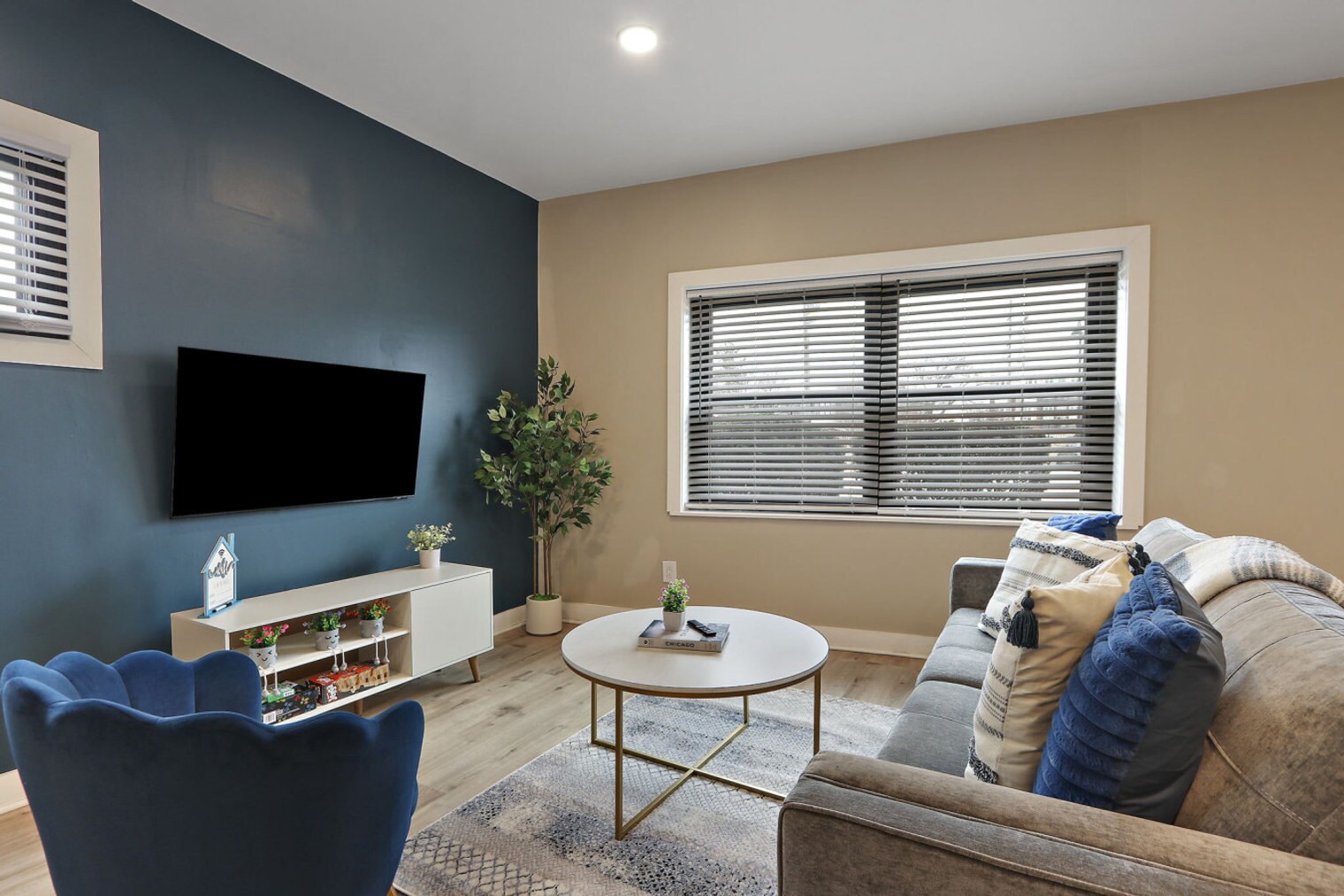 Building Photo - 1009 Front St