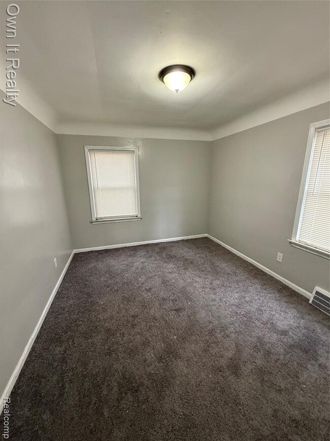 Building Photo - 18705 Avon Ln