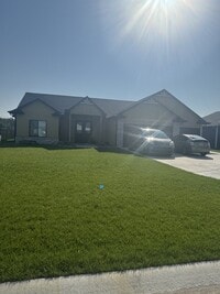 Building Photo - 796 Trails End Ct