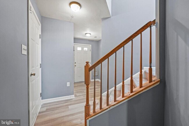 Building Photo - 4012 Meadow Trail Ln