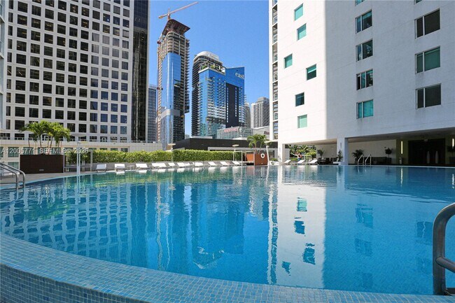 Building Photo - 500 Brickell Ave