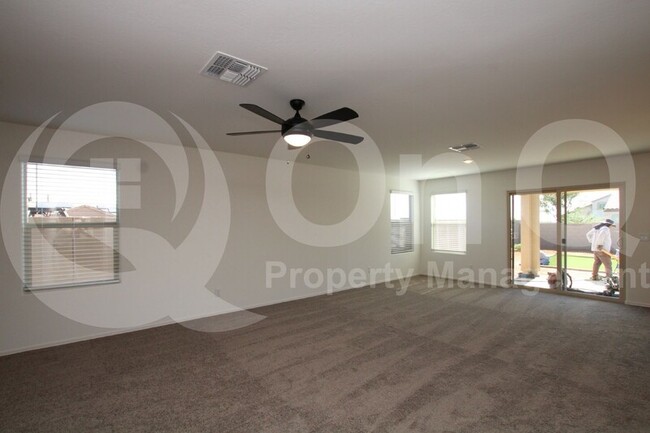 Building Photo - 1547 E Desert Breeze Dr