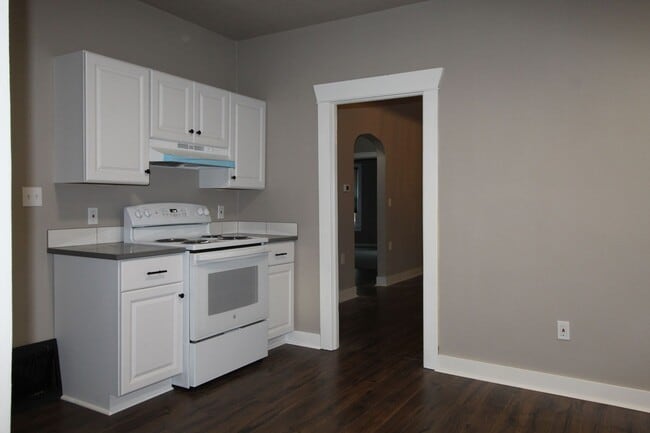 Building Photo - 4711 N Regal St