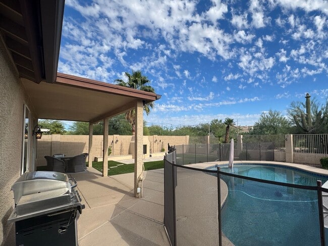 Building Photo - 4 Bedroom Home W/ Pool Available in Tatum ...