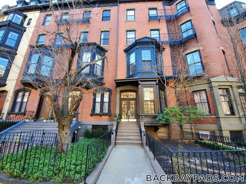 Building Photo - 235 Beacon St