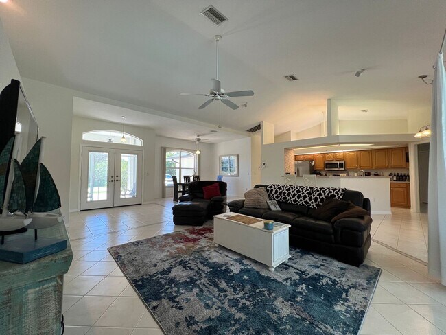 Building Photo - FURNISHED SHORT TERM RENTAL - 3 Bed / 2 Ba...