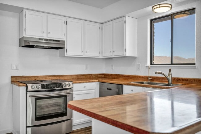 Building Photo - Country Living Single Story Home in Spanish Springs