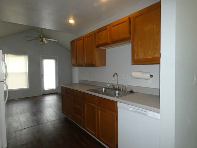 Building Photo - 275 Hazel Ct