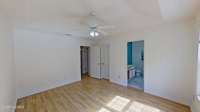 Building Photo - 303 Putnam Dr