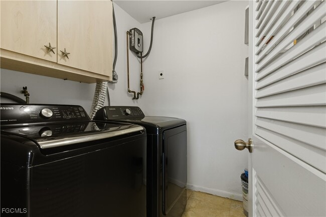 Building Photo - 4208 SE 19th Pl