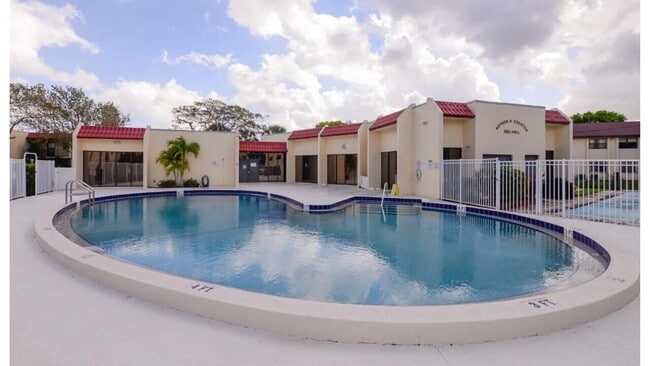 Building Photo - 2050 Oleander Blvd