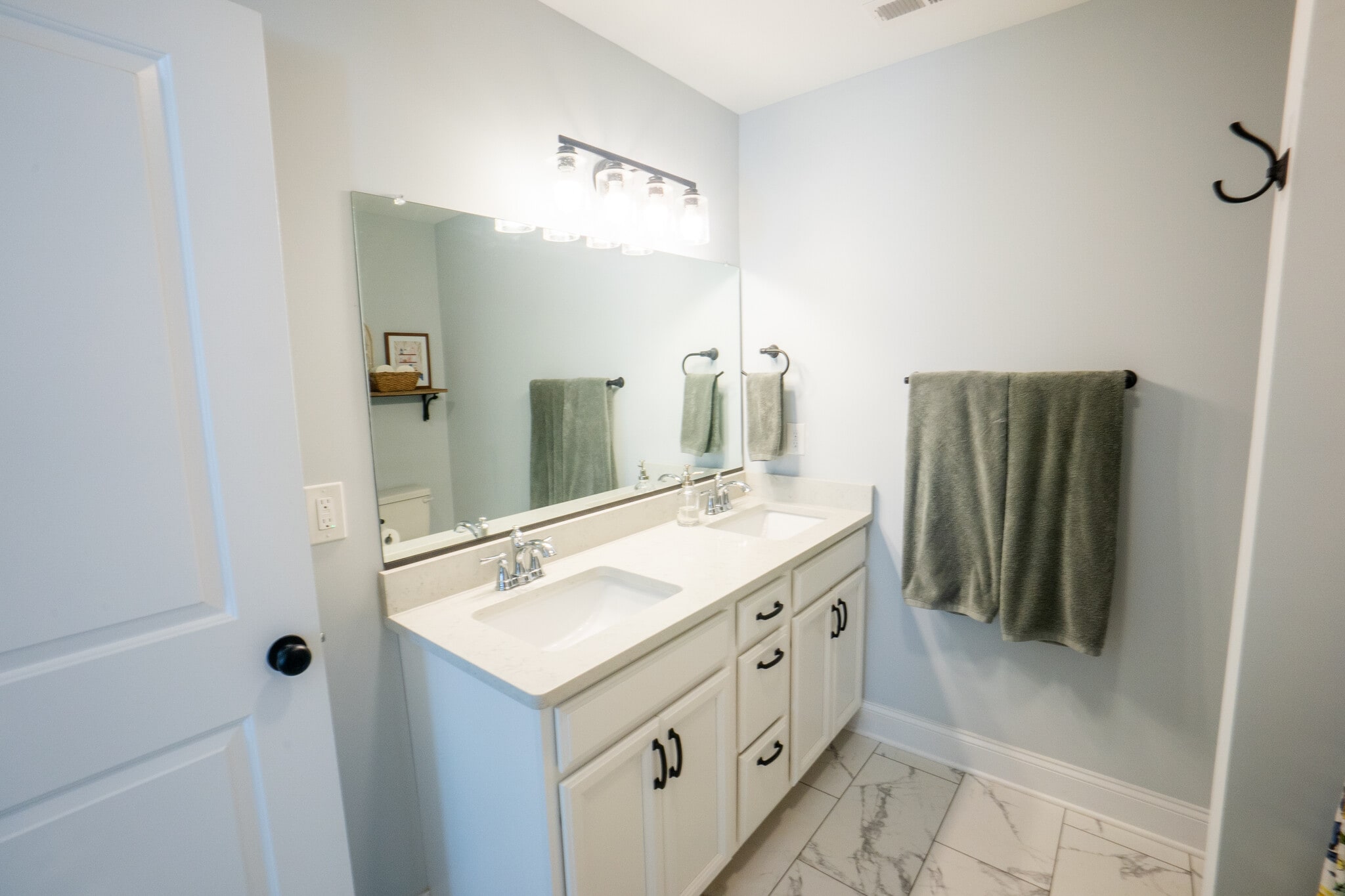Building Photo - 1068 Brownstone Ln