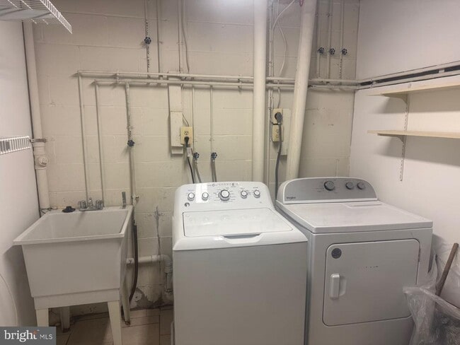 Building Photo - 90 English Run Cir