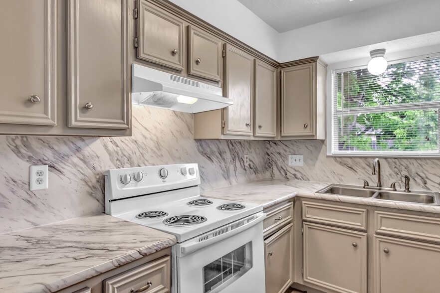 Building Photo - 3402 Timberline Ct