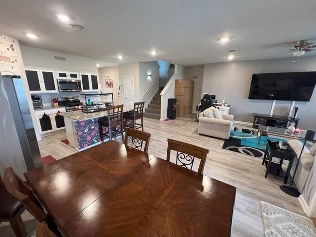 Building Photo - Stunning 4-Bedroom Home in Zachary's Mirav...