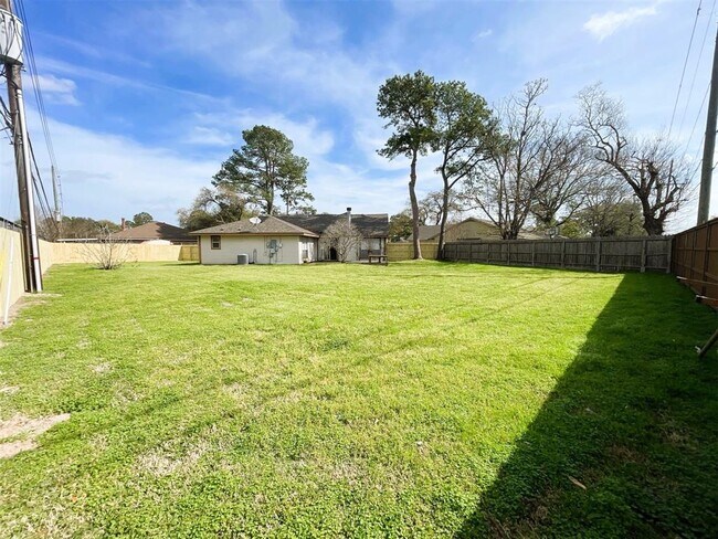Building Photo - 19939 Edensborough Dr