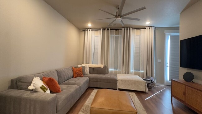 Building Photo - Great Townhome in Timnath Lakes