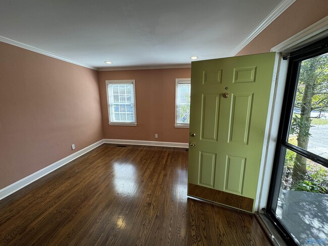 Building Photo - 2713 Hastings Rd SW