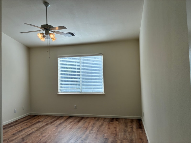 Building Photo - 2555 E Houston Ave