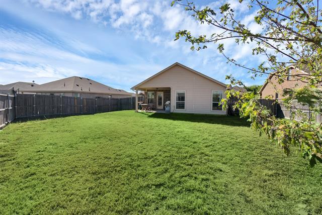 Building Photo - 515 Elm Grove