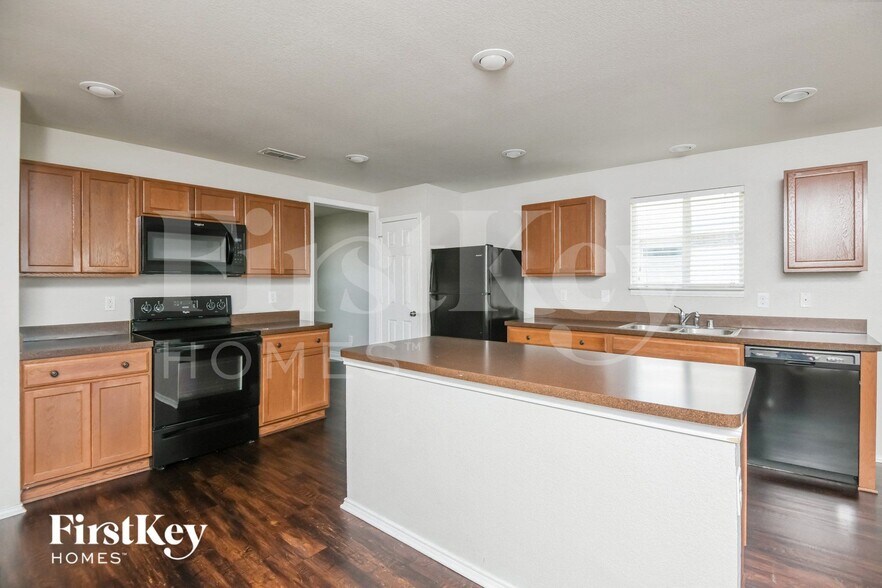 Building Photo - 8932 Puerto Vista Dr