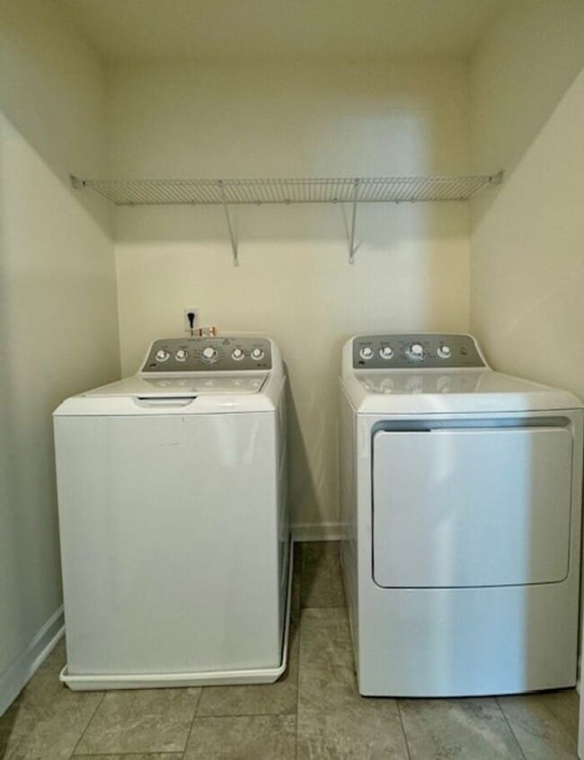 Building Photo - 206 Harpers Run Ln