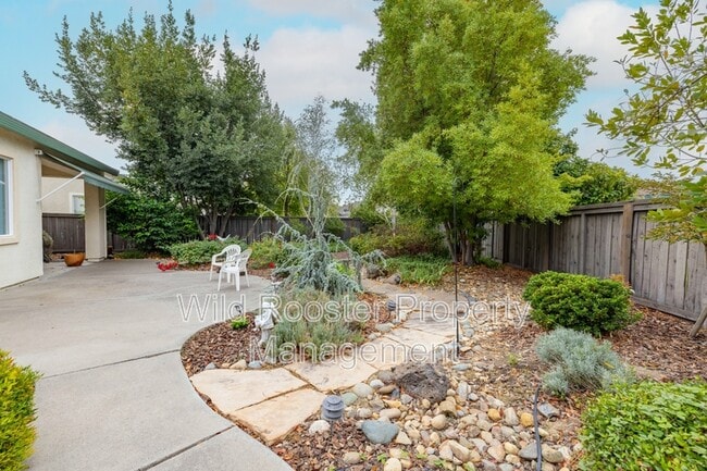 Building Photo - 2713 Robinson Creek Ln