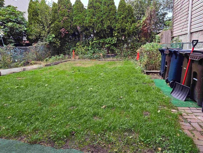 Building Photo - 18 68th St