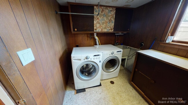 Building Photo - 2235 Prairie St