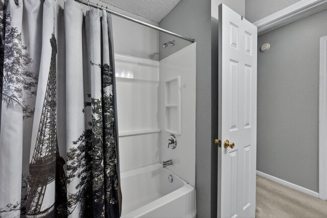 Building Photo - 3 Bedroom 2 Bathroom Single-family home in Port Wentworth - close to Savannah Airport, Savannah P...