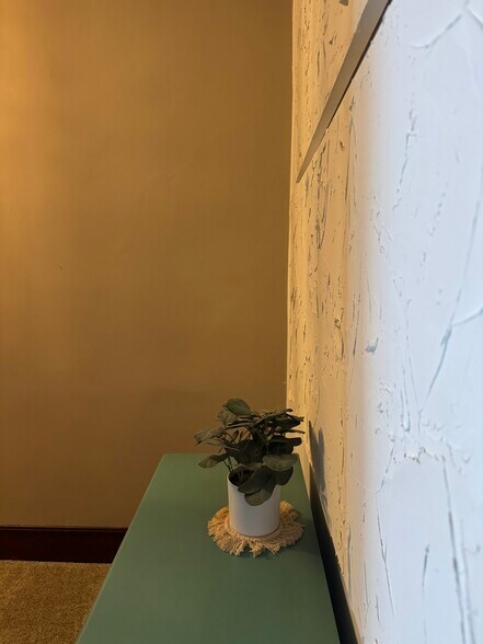 Building Photo - 951 Tecumseh St