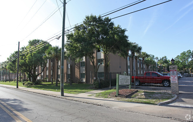 Building Photo - Central Court