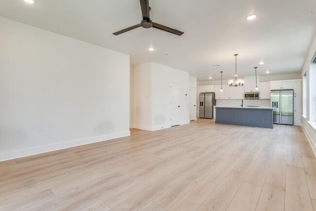 Building Photo - 3255 S University Dr
