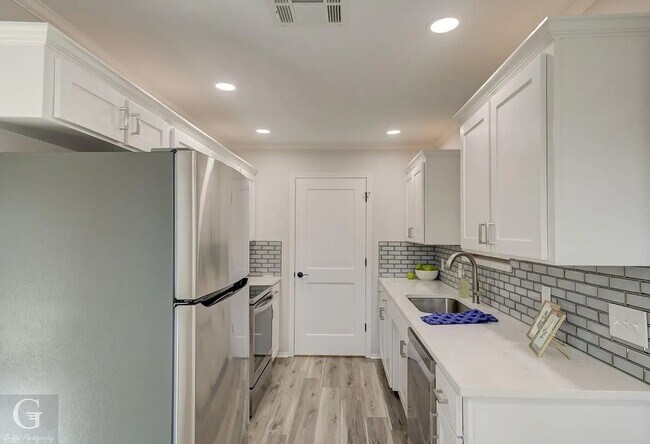Building Photo - 3-Bed, 2-Bath Home Near Air Force Base!
