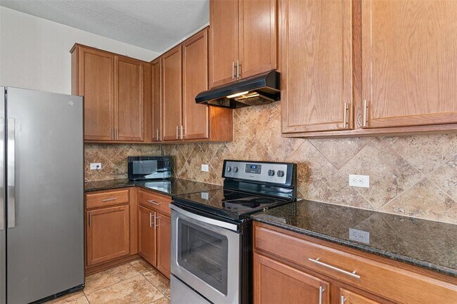 Building Photo - 11224 Dunlop Terrace