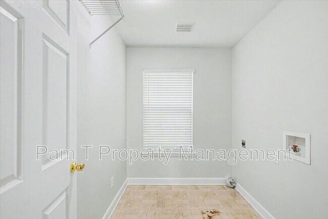 Building Photo - 2305 Spivey Ave