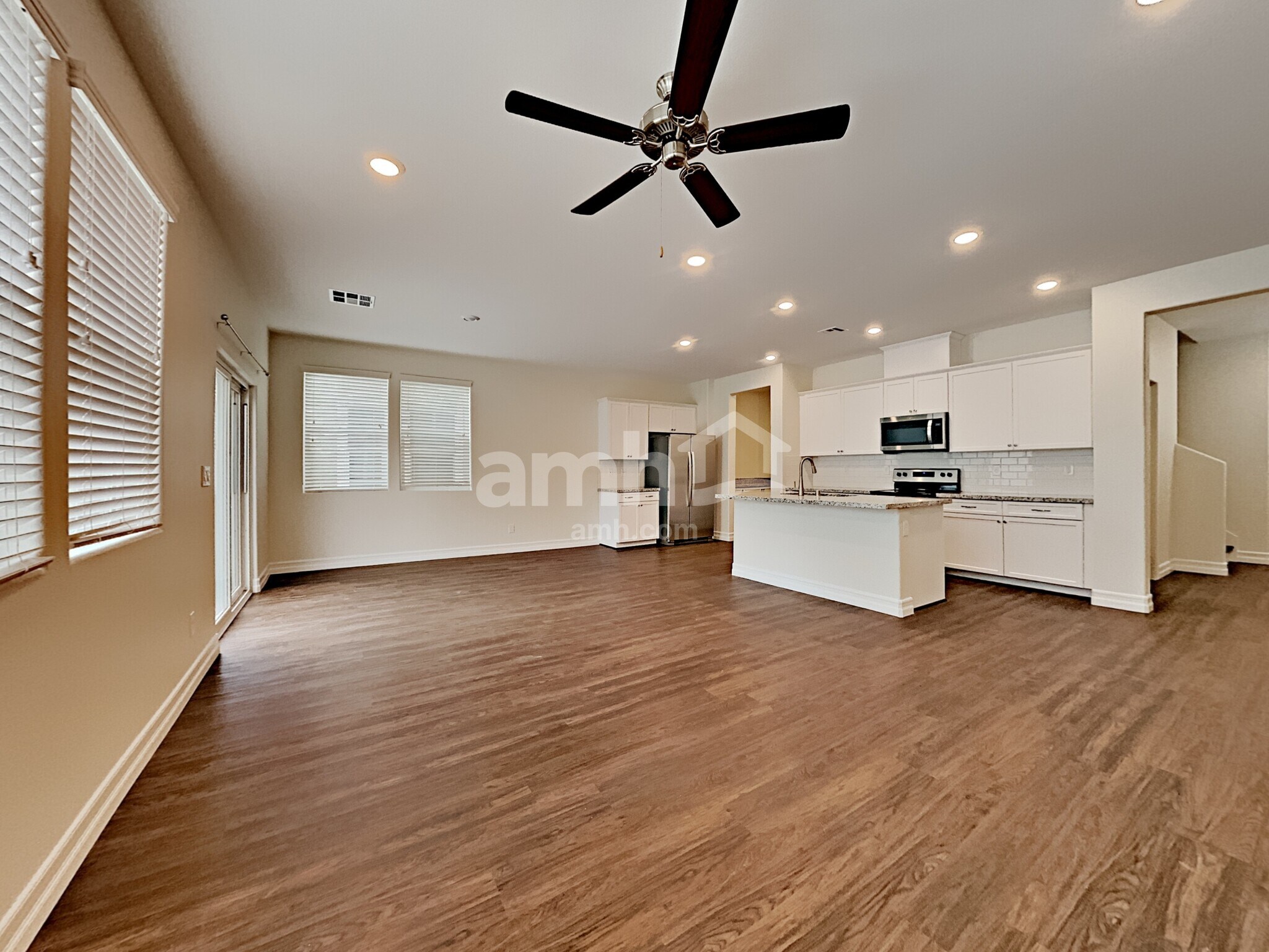 Building Photo - 6138 W Haleh Ave