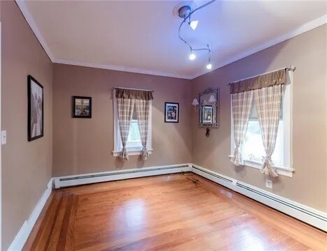 Building Photo - 29 Eton Ave