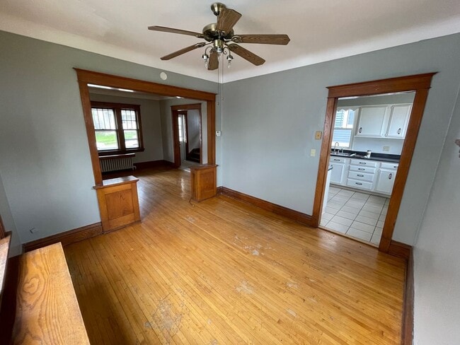 Building Photo - Three Bedroom East Hillside Home