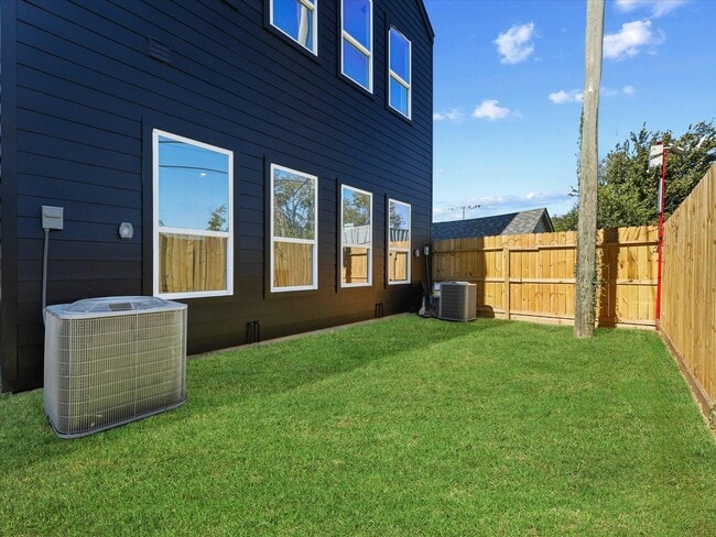 Building Photo - 8324 Williamsdell St