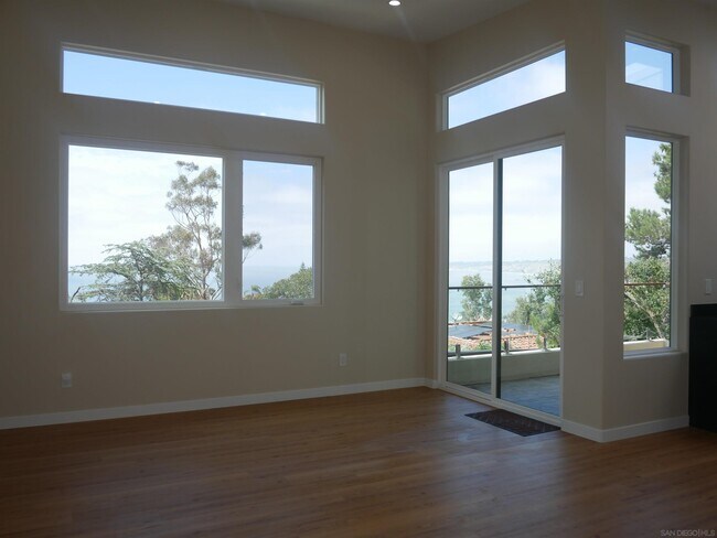 Building Photo - 1637 Kearsarge Rd