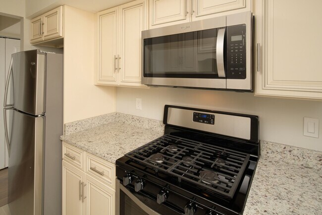 Building Photo - 138 Duvall Ln