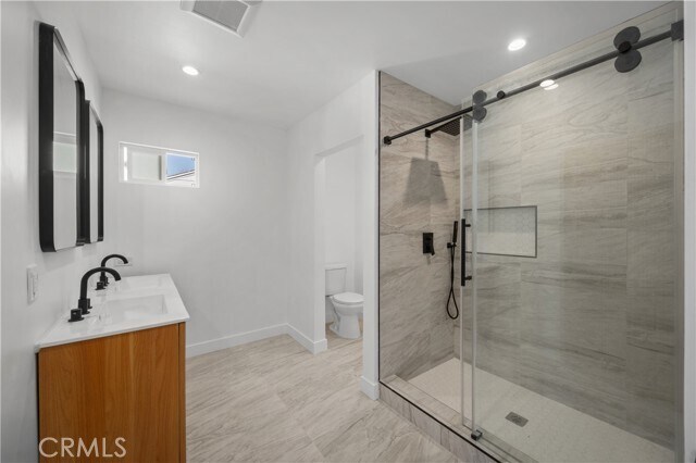 Building Photo - 6946 Amestoy Ave