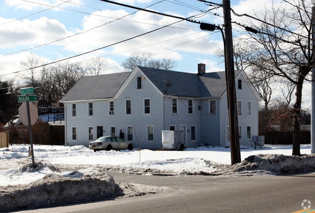Primary Photo - 284 Main St