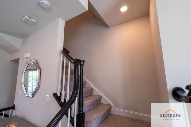 Building Photo - 1408 Onnesta Ct