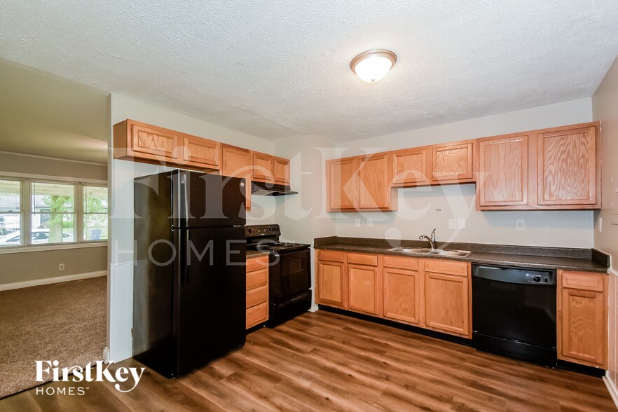 Building Photo - 4931 Karen Dr