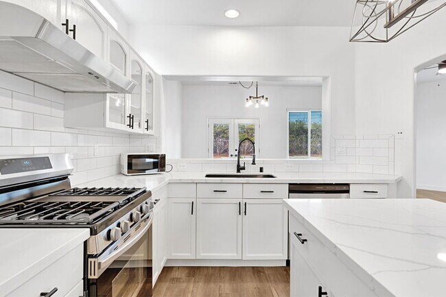 Building Photo - 10556 E Greenbury Way