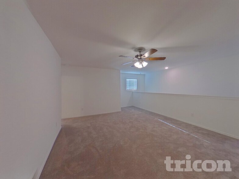 Building Photo - 2415 Carlow Ln