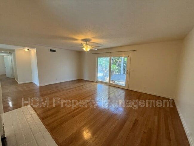 Building Photo - 16402 Birdie Ln