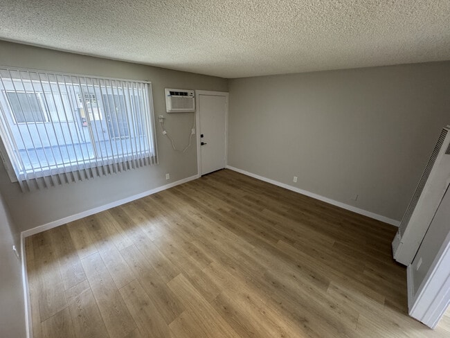 Building Photo - 1165 N Normandie Ave